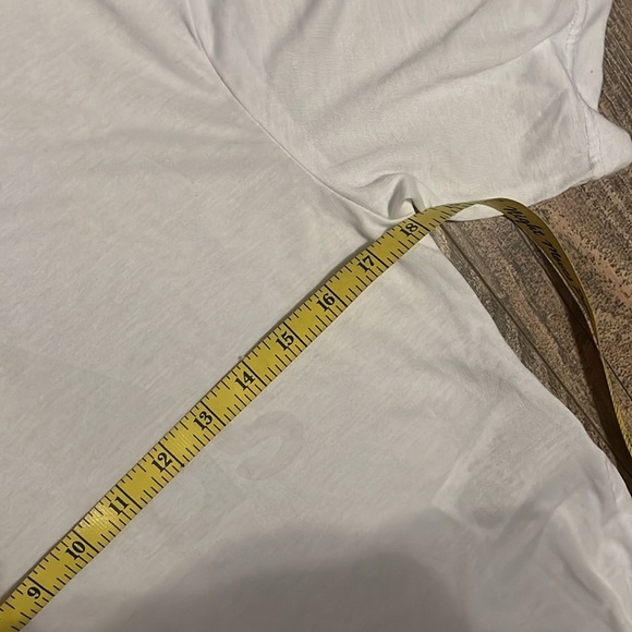 XS Adidas watermark semi crop top - Picture 4 of 4